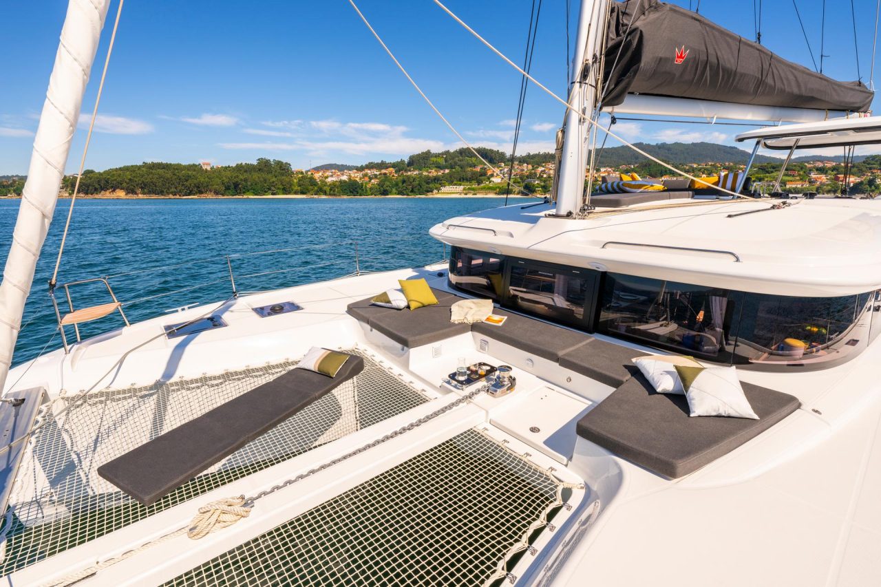 Exterior layout of the Lagoon 43 sailing catamaran
