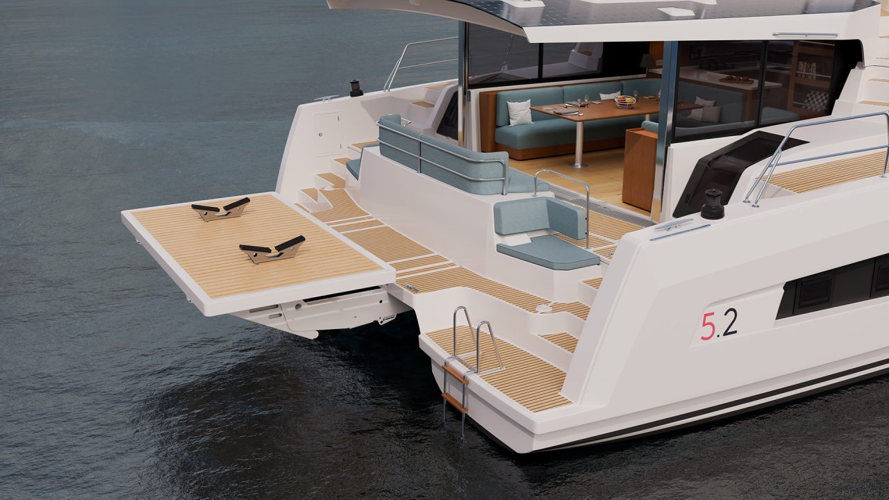 Deployable platform of the Bali 5.2 sailing catamaran