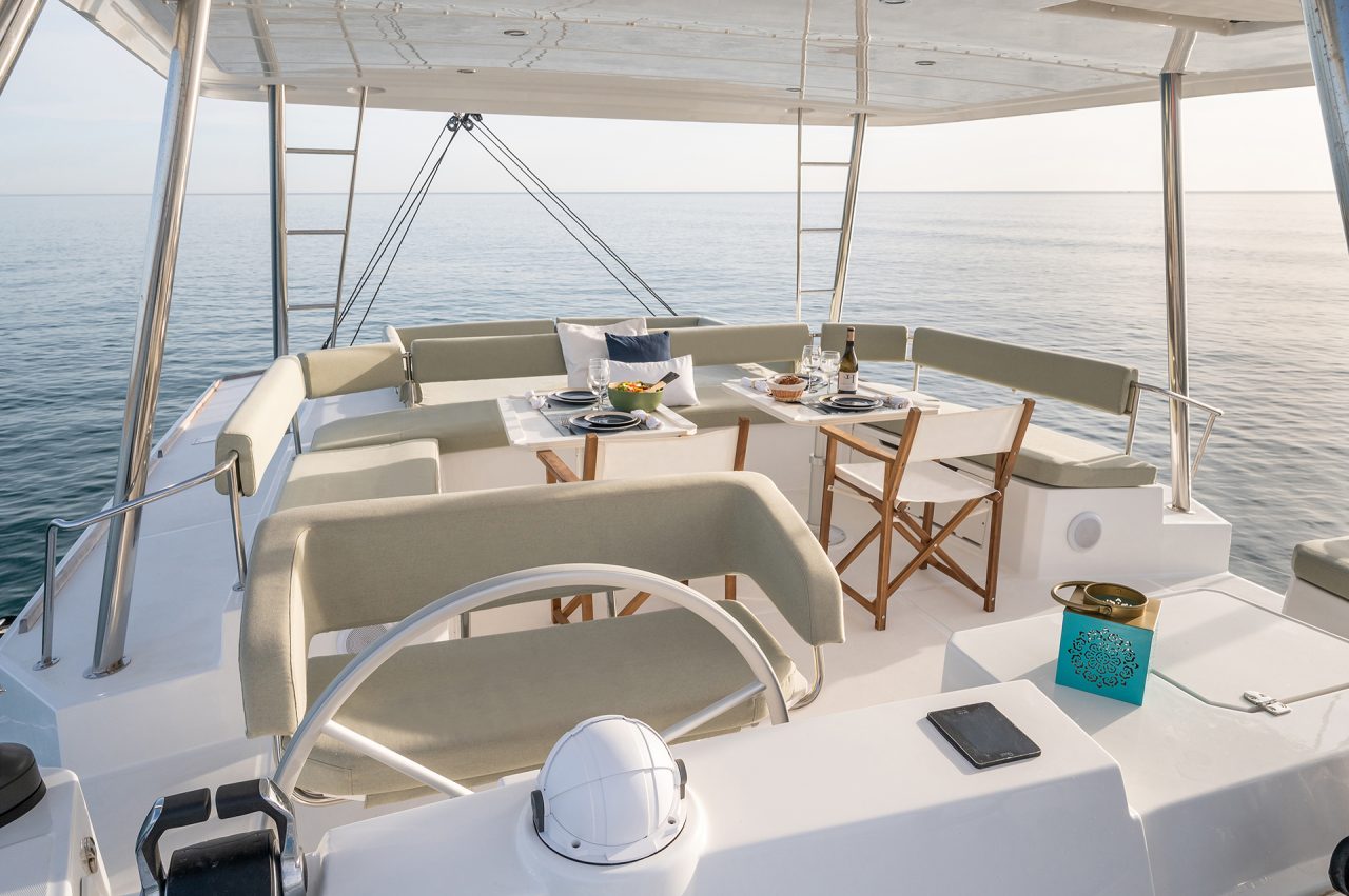 Luminous flybridge of the Bali 5.4 with an amazing horizon view
