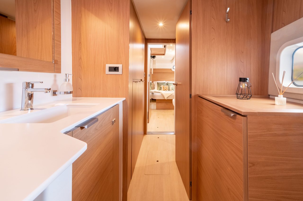 Owners cabin and passageway on the bali catspace