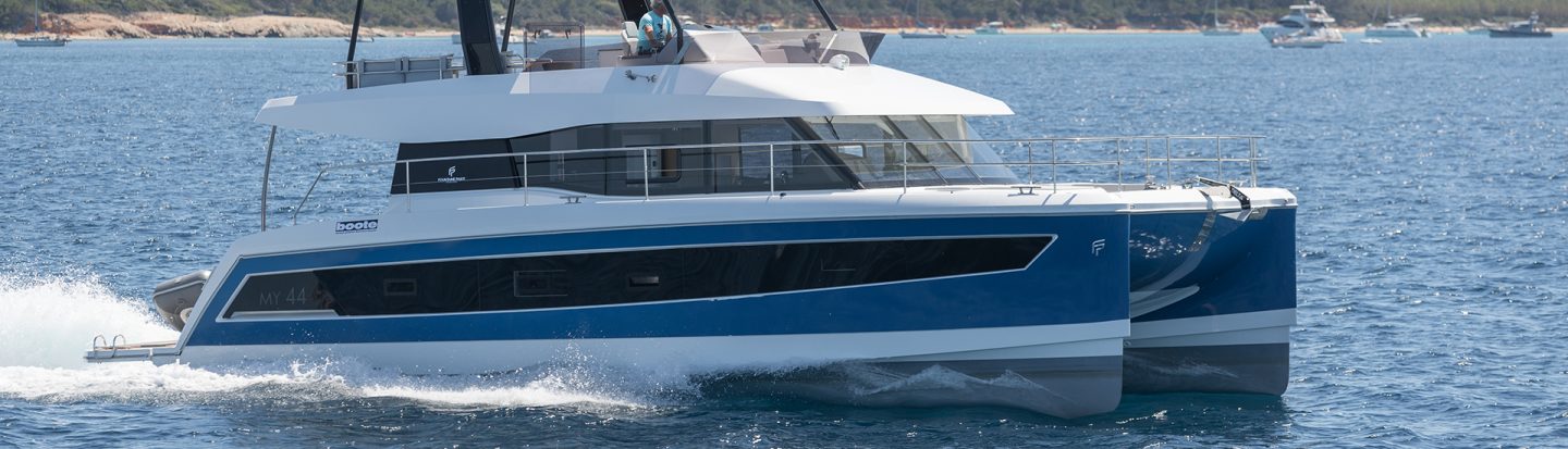 Power Catamarans Cruising
