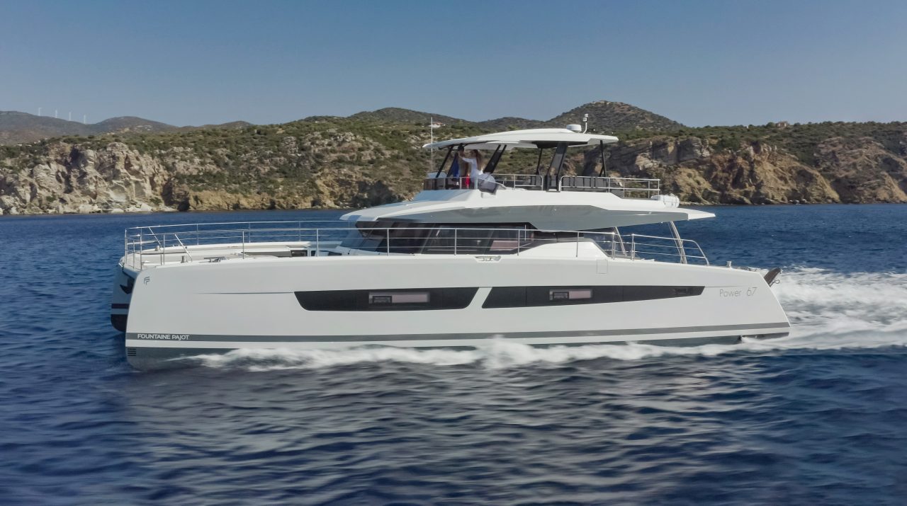 Fountaine Pajot Power 67 running