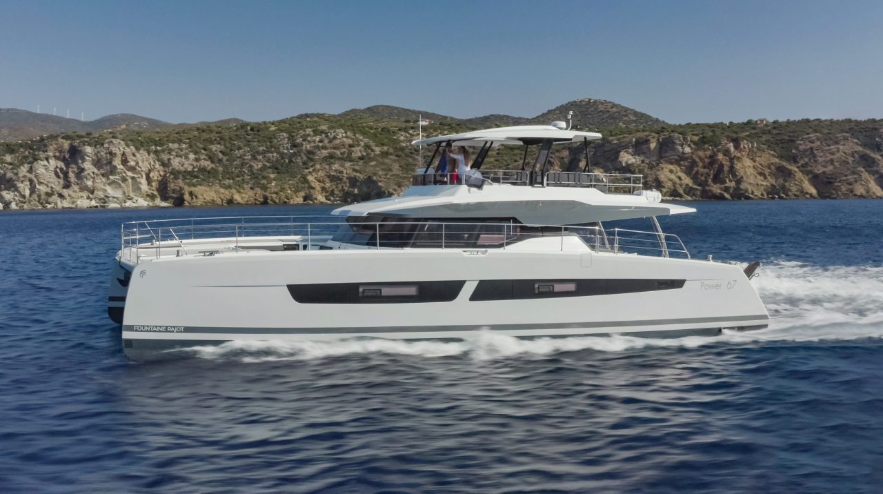 Fountaine Pajot Power 67 running