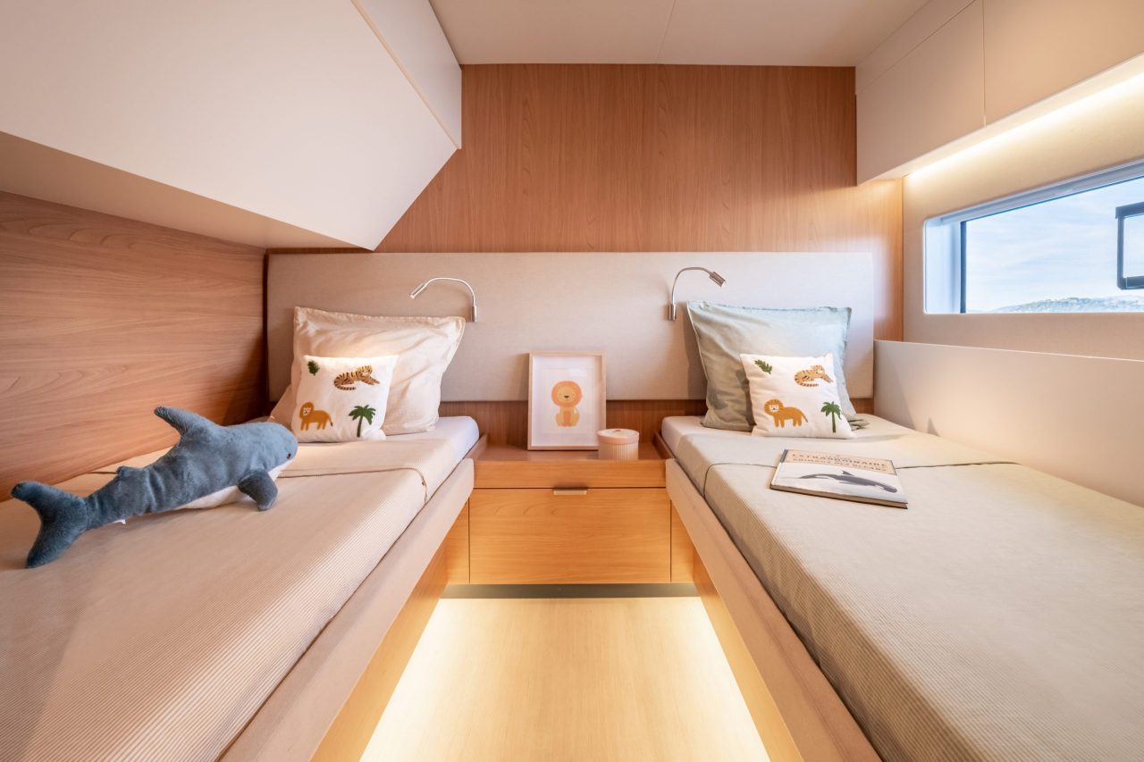 Bali 5.8 kids cabin with two single beds