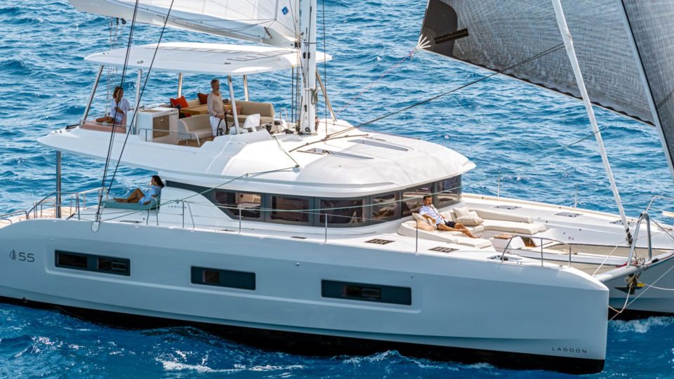 Lagoon 55 vs. Fountaine Pajot 55: Which catamaran is right for you?